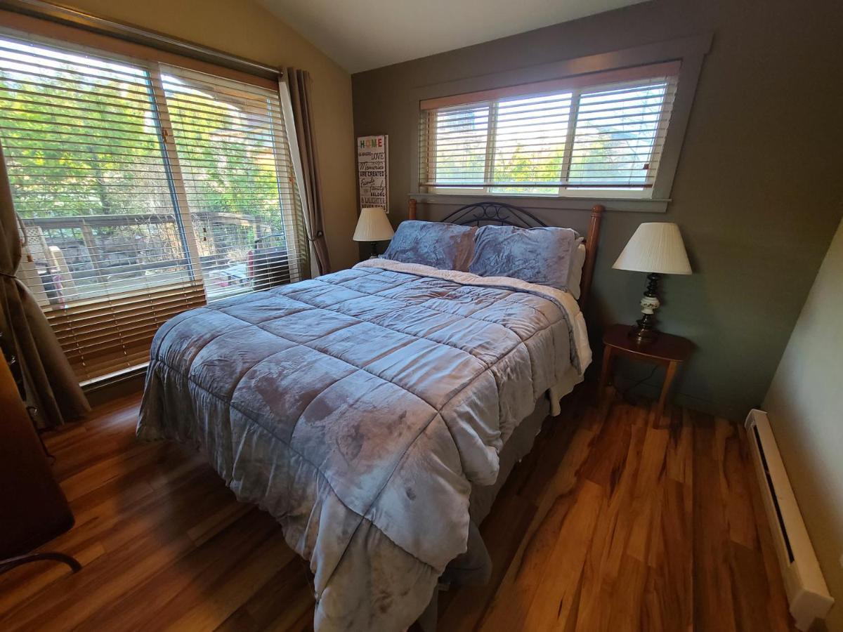 Villa A Shack In The Woods Port Renfrew Exterior foto